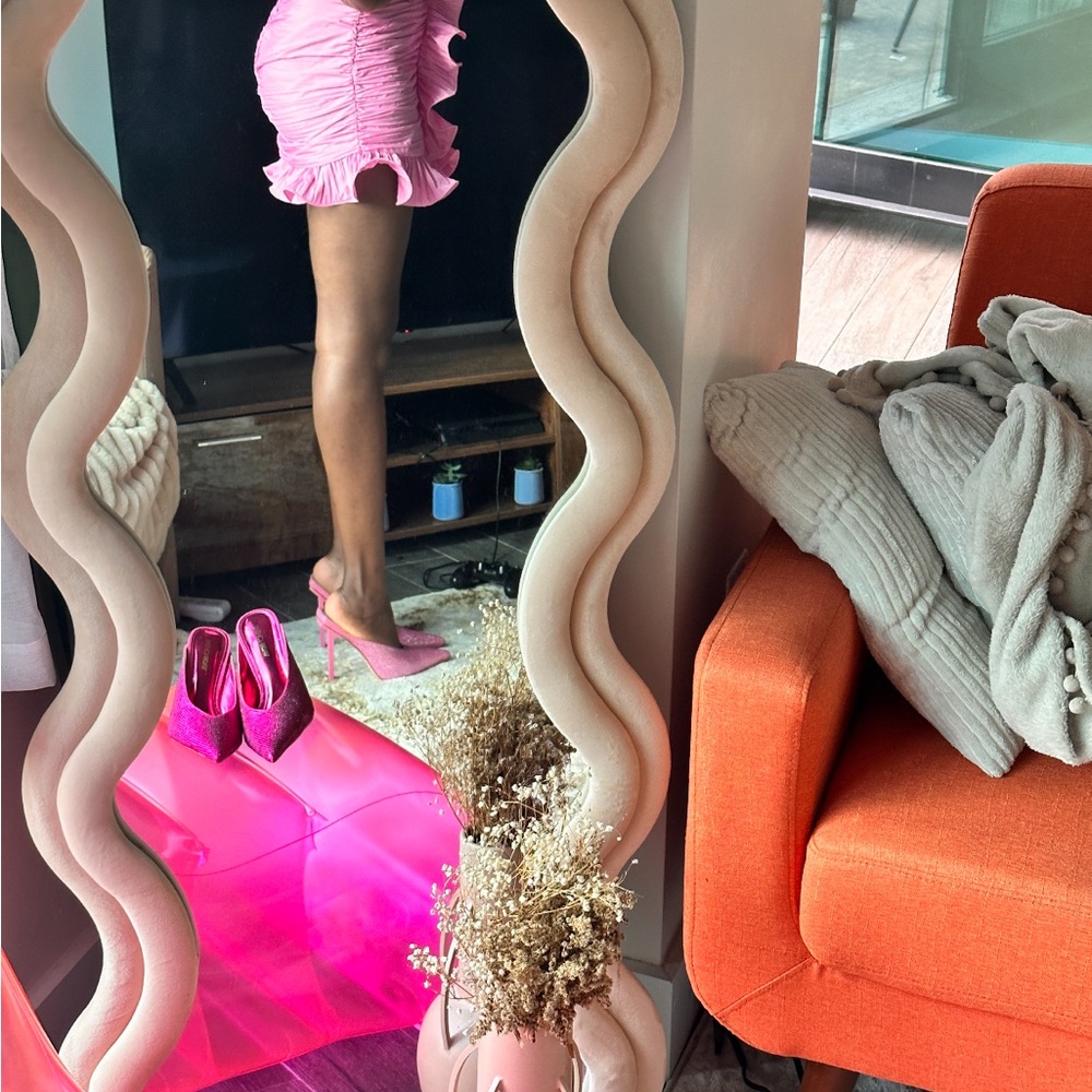 Elegant Pink Ruched Dress - Picture 9 of 10